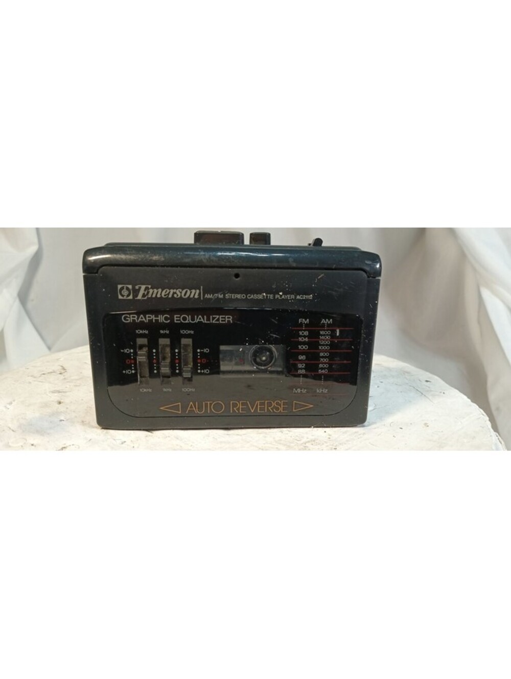 Emerson AC2112 AM/FM Stereo Cassette Walkman Graphic Equalizer Belt Clip